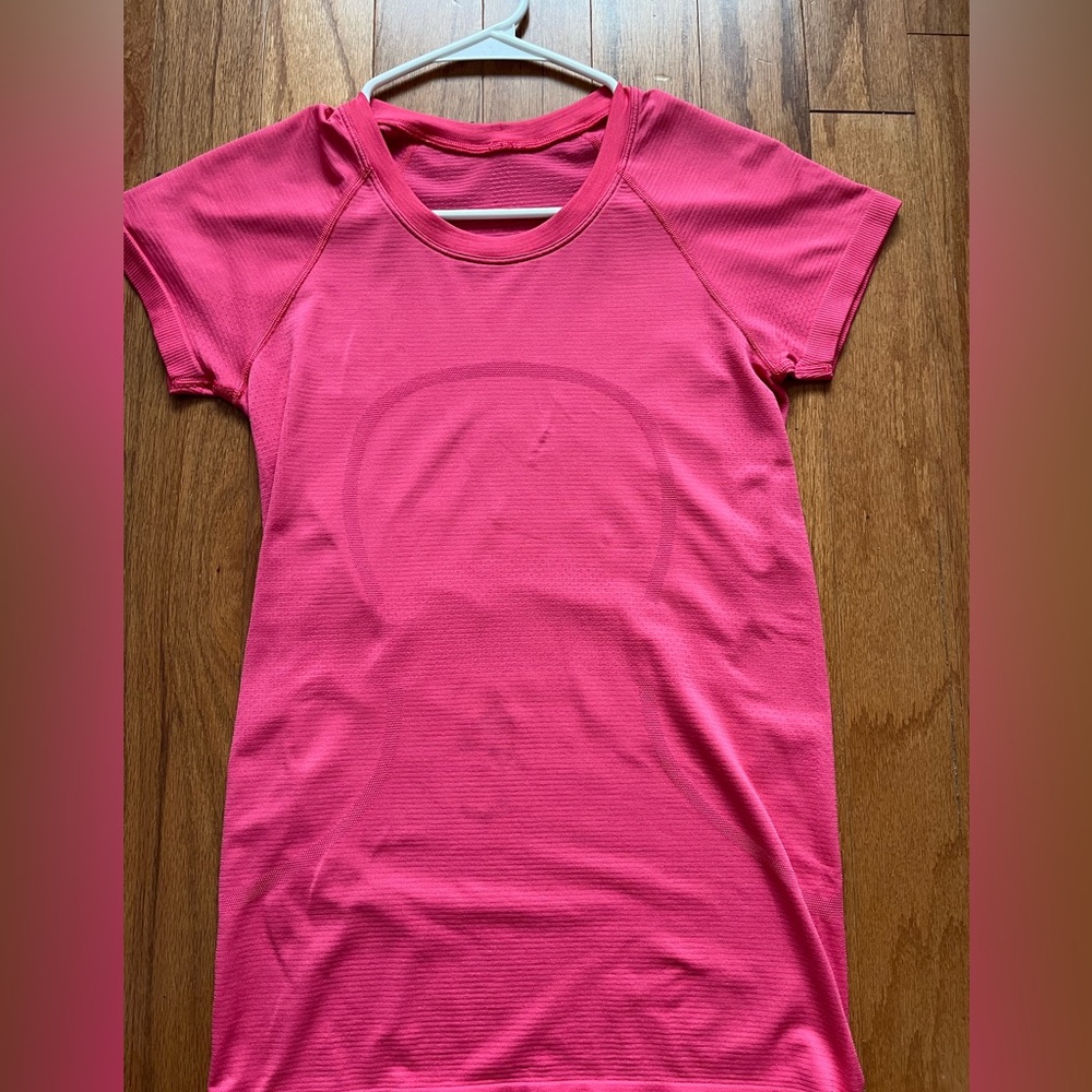 Lululemon Swiftly Tech Short Sleeve 2.0 *Hip Length Size 6 Lip Gloss LIPG